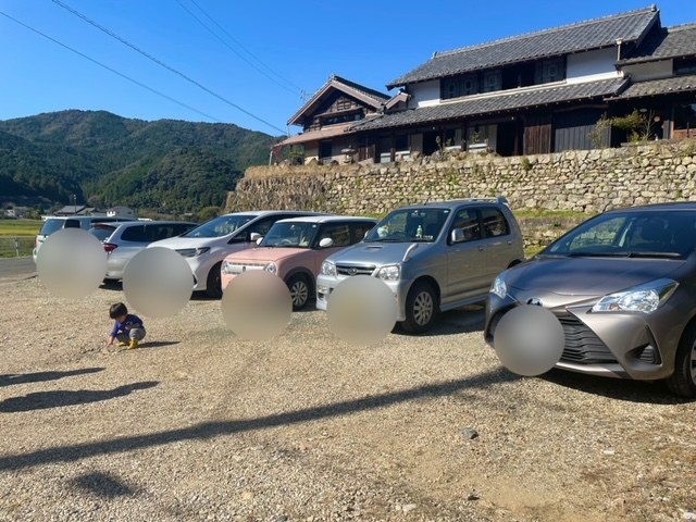 新城市　奥三河鳳来『肉匠かどや 食堂spoon』駐車場