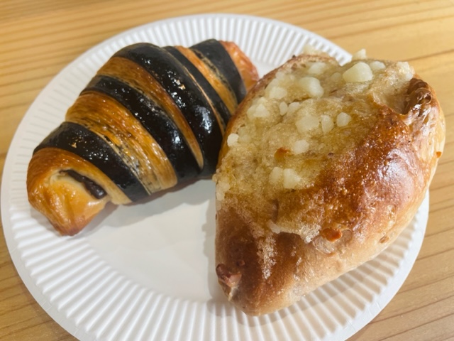 豊橋市　パン屋　BELLBREAD ベルブレッド　しましまクロワッサン　クルミメープル