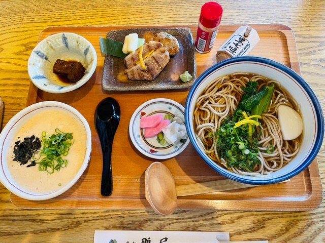 豊川市　鴨屋　とろろごはんと鴨の炭焼き