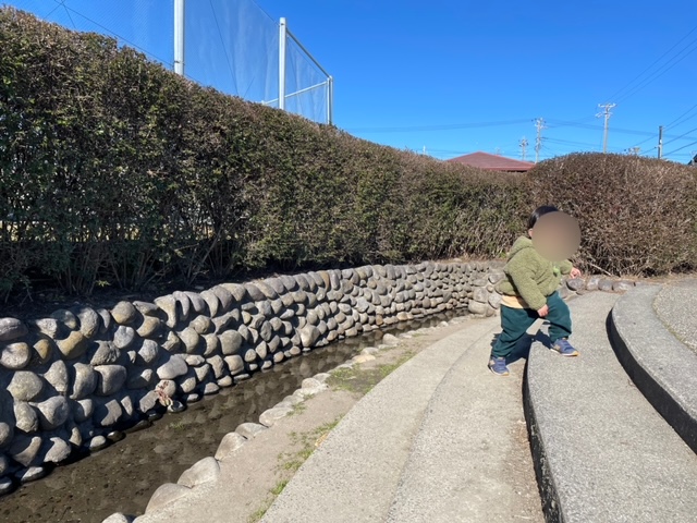 豊川市　牛久保岸下公園　小川